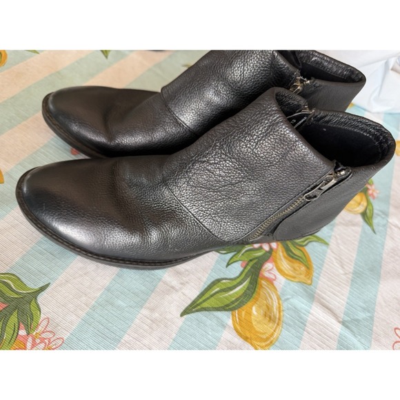 b.o.c. Born Concept Shoes - b.o.c. Born Concept Womens Size 11 Leather Side Zip Ankle Boots Low Heel